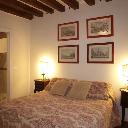 Al Pozzo Dei Scoacamini, 100 M From San Marco, Ground Floor Lejlighed *