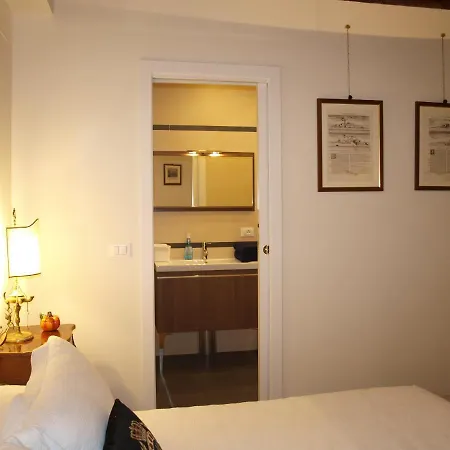 Al Pozzo Dei Scoacamini, 100 M From San Marco, Ground Floor Appartement Venise