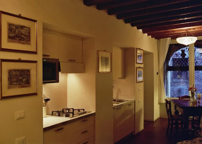 Al Pozzo Dei Scoacamini, 100 M From San Marco, Ground Floor