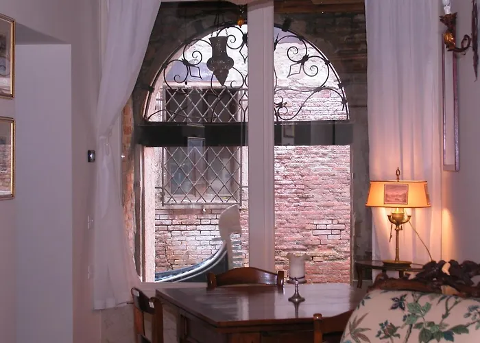 Al Pozzo Dei Scoacamini, 100 M From San Marco, Ground Floor *