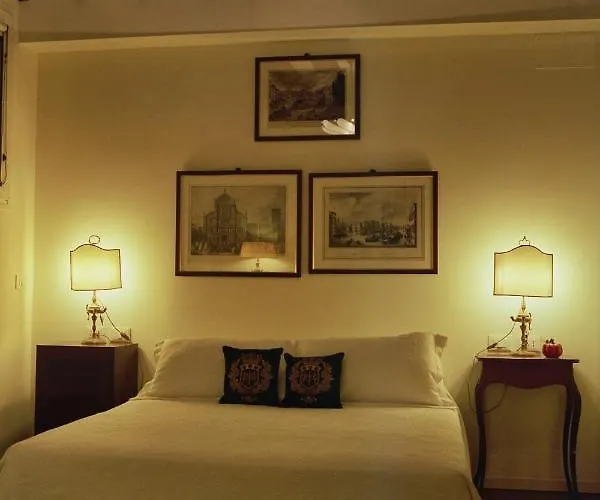 Appartement Al Pozzo Dei Scoacamini, 100 M From San Marco, Ground Floor Venise