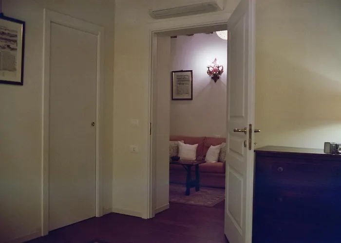 Al Pozzo Dei Scoacamini, 100 M From San Marco, Ground Floor Appartement Venise