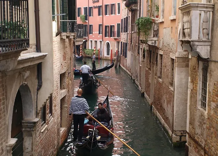 Al Pozzo Dei Scoacamini, 100 M From San Marco, Ground Floor