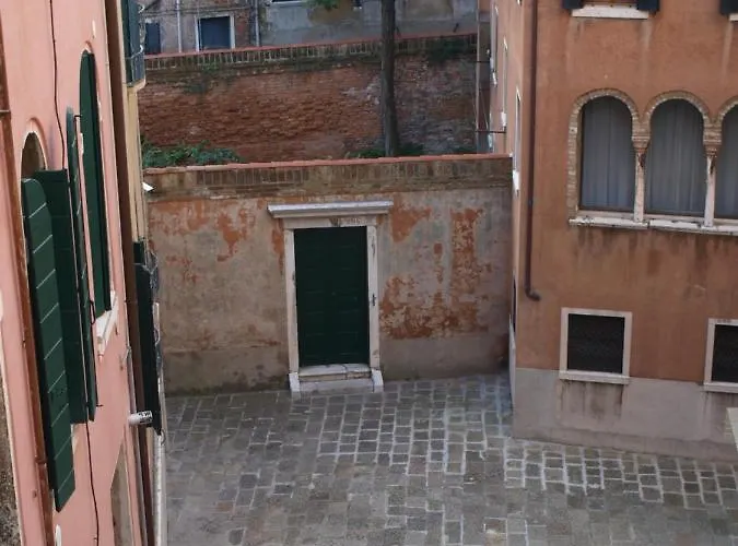 Al Pozzo Dei Scoacamini, 100 M From San Marco, Ground Floor