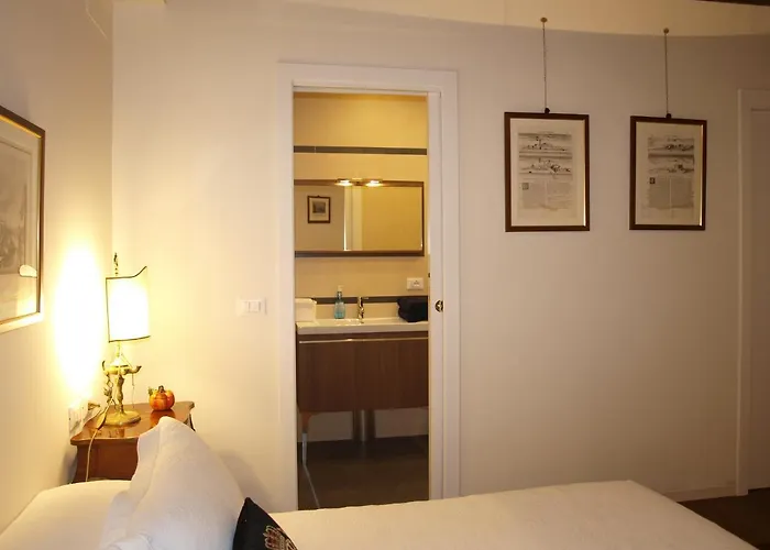 Al Pozzo Dei Scoacamini, 100 M From San Marco, Ground Floor Appartement Venise