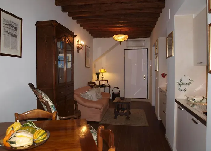 Al Pozzo Dei Scoacamini, 100 M From San Marco, Ground Floor