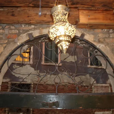 Apartament Al Pozzo Dei Scoacamini, 100 M From San Marco, Ground Floor