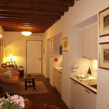 Al Pozzo Dei Scoacamini, 100 M From San Marco, Ground Floor Апартаменты Венеция